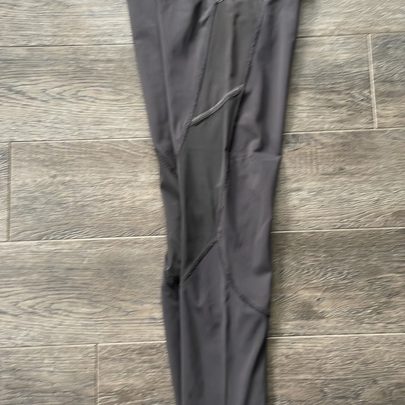 #20 Lululemon miles ahead leggings🍋 - Picture 8 of 10